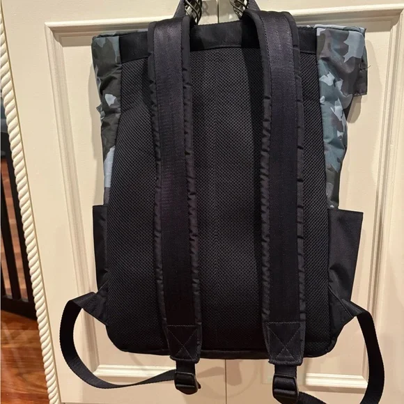 Tommy Hilfiger Laptop backpack EUC - Picture 5 of 5
